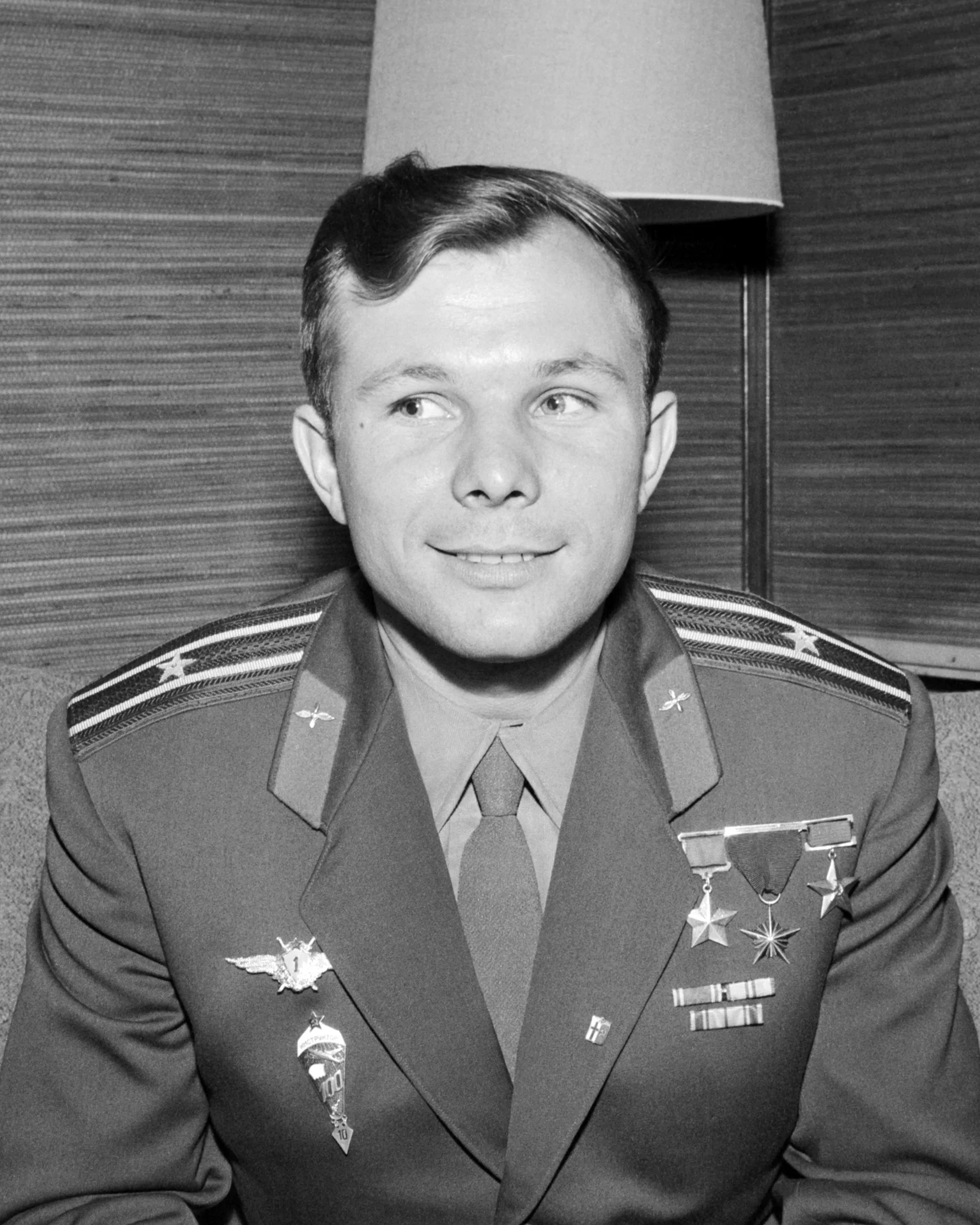 Retrato del cosmonauta soviético Yuri Gagarín en 1961