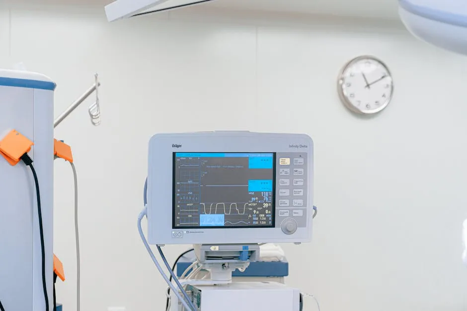 Monitor de signos vitales en un entorno hospitalario estéril.