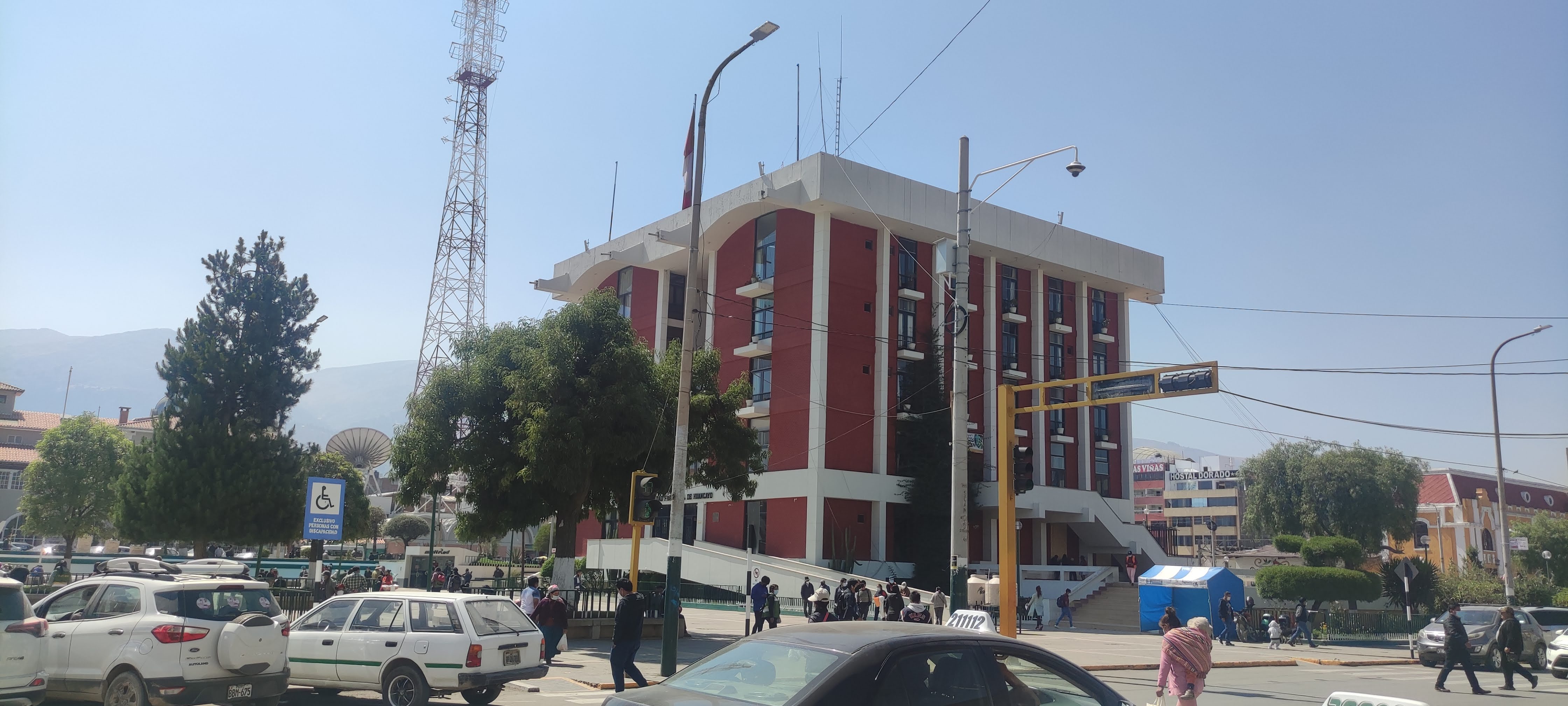 Vista de la Municipalidad Provincial de Huancayo desde la Calle Real, sede del gobierno provincial tras el traslado de la capital de Junín.