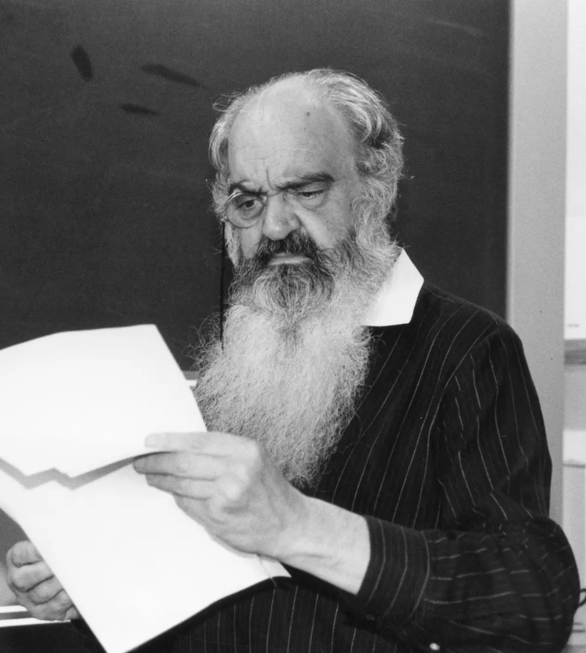 Stafford Beer, padre de la cibernética organizacional, 1990